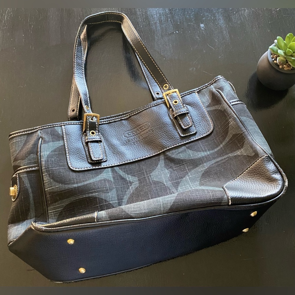 Vintaged Coach Leather Shoulder Bag Purse